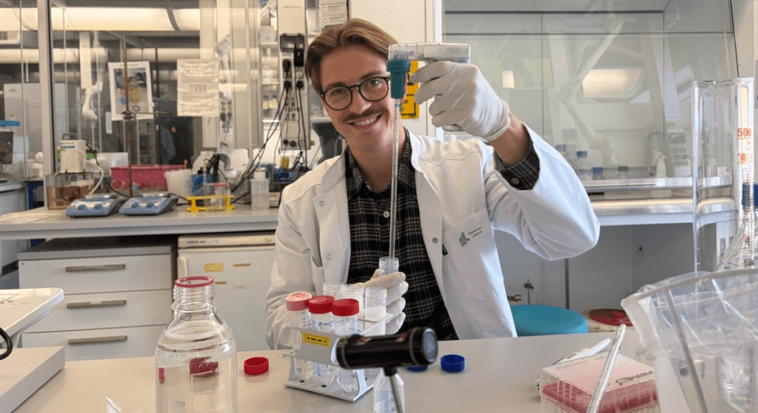 Sebastian Pedersen Landtved in the laboratory.
